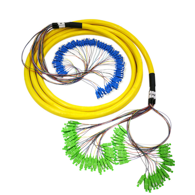 FTTH 64 creuse Unitube la correction que jaune de fibre câble avec le connecteur différent