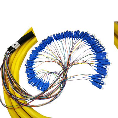 FTTH 64 creuse Unitube la correction que jaune de fibre câble avec le connecteur différent