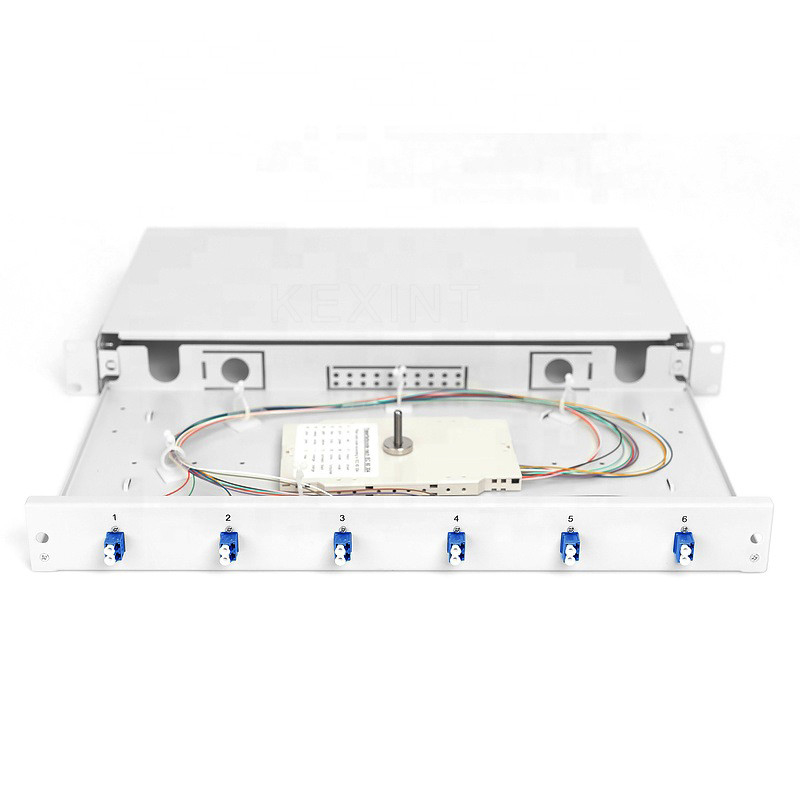 Le tableau de connexions optique de fibre de 6 à 12 noyaux ODF FTTH s'est entièrement réuni avec des tresses d'adaptateurs